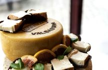 Cheese factory tour and gourmet tasting on Lake Como Mountains