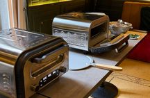 Neapolitan pizza and tiramisu cooking class in Naples