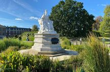 Kensington Palace Tour with Guard Change and Afternoon Tea