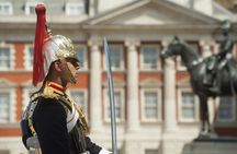 Guided tour of British royal tradition in London