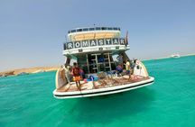 Private boat snorkelling and island escape with lunch from Hurghada