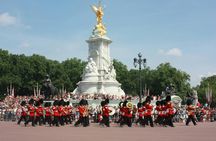 Guided tour of British royal tradition in London
