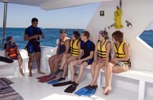 Private boat snorkelling and island escape with lunch from Hurghada
