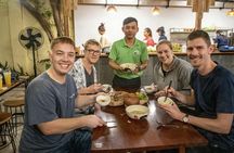 Evening food tour with drinks in Siem Reap by tuk-tuk
