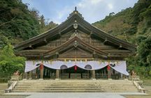 Sakaiminato private tour with Mizuki Shigeru Road and Miho Shrine