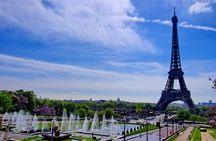 Eiffel Tower walking tour with reserved entrance to 2nd floor