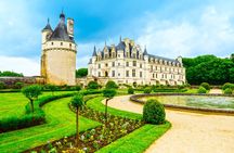 Day trip to Chambord, Chenonceau and Amboise from Paris with wine tasting