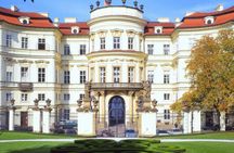 Prague city tour with Vltava River cruise