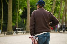 Private street photo tour of Paris
