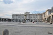 Madrid Royal Palace and Retiro Park guided tour with fast-track access
