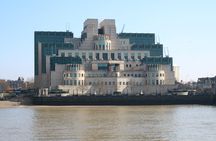 James Bond London bus tour