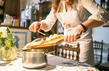 Lunch or dinner and cooking show at a Cesarina's house in Florence