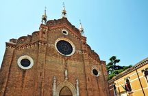 Market tour, lunch or dinner and show cooking at a Cesarina's home in Venice