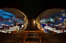 Valentine's dinner cruise in Paris