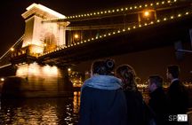 One hour Hen or Stag party boat-tour with free drinks