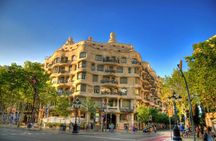 Walking tour Gaudí Houses with optional skip-the-line tickets to Casa Batlló and La Pedrera