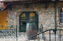 Historical wine tasting and walking tour in Vienna