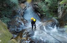 Abseiling and canyoning adventure at Blue Mountains