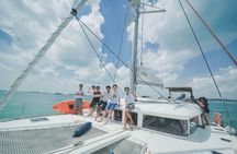 Luxurious sunset cruise in Singapore on catamaran