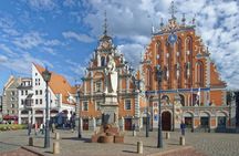 Exclusive private guided tour of Riga's architecture with a local