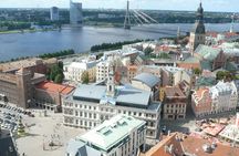 Exclusive private guided tour of Riga's architecture with a local