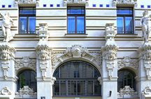 Exclusive private guided tour of Riga's architecture with a local