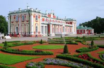 Historical walking tour of Tallinn with a local