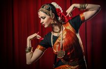 Experience Teej festival in Jaipur