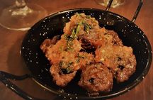 Food tasting tapas and wine tour in Barcelona