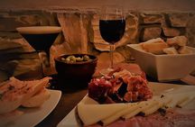 Food tasting tapas and wine tour in Barcelona