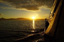 Private midnight sun tour in Tromsø in a luxury yacht