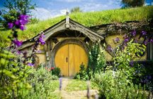 Hobbiton and Waitomo cave full-day tour