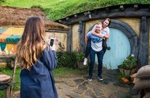 Auckland to Rotorua via Hobbiton movie set tour