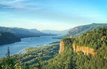 Columbia Gorge waterfalls hiking tour