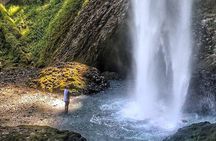 Columbia Gorge waterfalls hiking tour