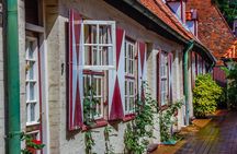 Townhouses and corridors private tour in Lübeck