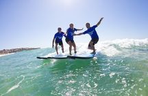 Beginner surf lesson at Maroubra Beach