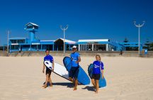 Beginner surf lesson at Maroubra Beach