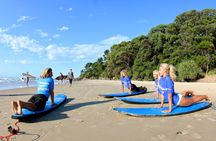 Beginner surf lesson at Byron Bay