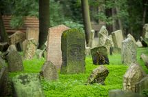 Prague Old and Jewish Town: guided tour with entrance tickets, coffee and cake