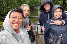 Self guided tour with interactive city game of Prague