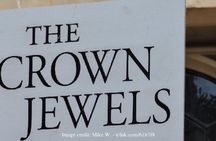 Tower of London and Tower Bridge private half-day guided tour