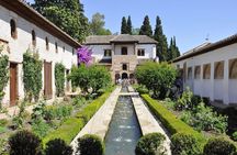 Alhambra official skip-the-line small group guided tour with full access