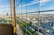 Guided visit of the Eiffel Tower by foot with summit option