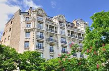 Paris insider's tour with Seine sightseeing cruise