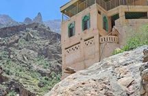 Private Tour to Wadi Sahtan and Natural Pools from Muscat with Lunch