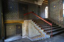 Guided tour of Seville’s noble houses and grand gardens