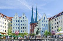 Historic Berlin Guided Walking Tour with Museum Island Pass