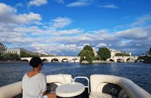 Paris private boat tour with guide to the Seine’s landmarks