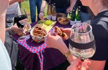 Private Stuttgart wine walk with games and regional tastings